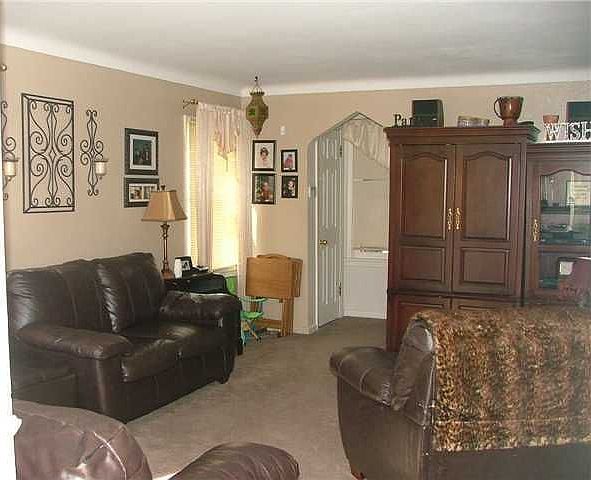 2nd image of 4305 Lyman Ave