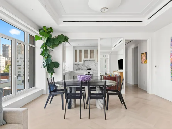 40 East End Avenue image 2 of 23