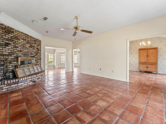 4th image of 12417 Roddy Rd