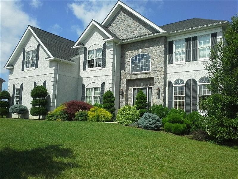1st image of 708 Parkman Dr