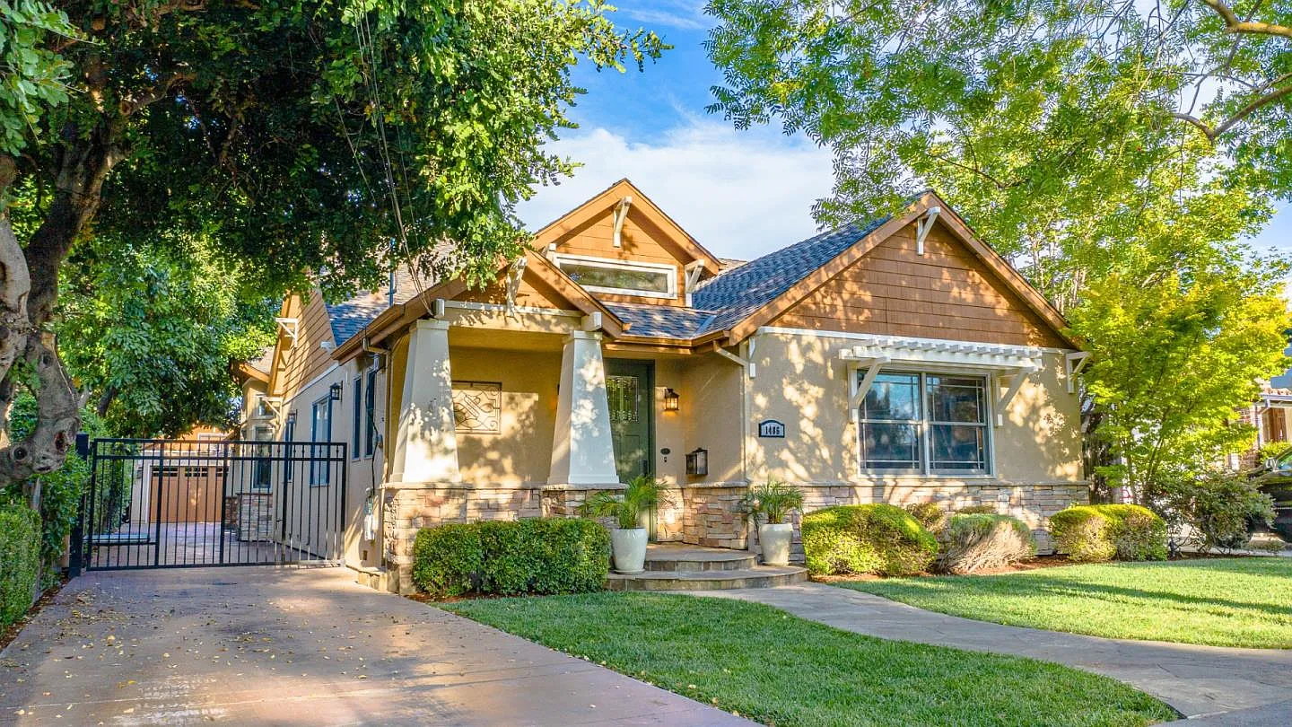 1486 Hicks Ave photo 1