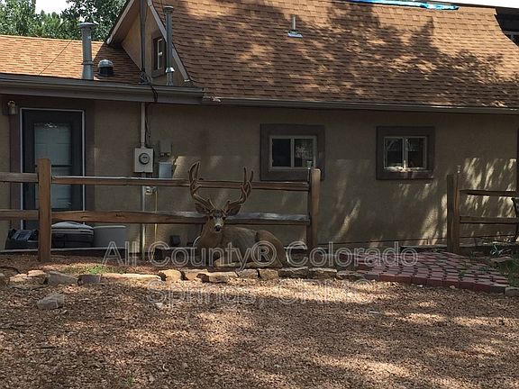 2nd image of 922 W Lorraine Ave