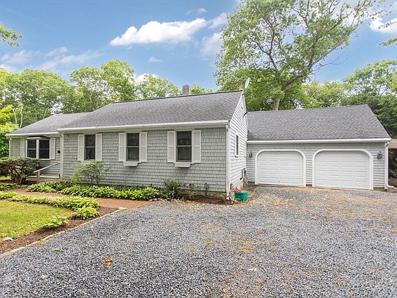 2nd image of 8 Sanderson Dr