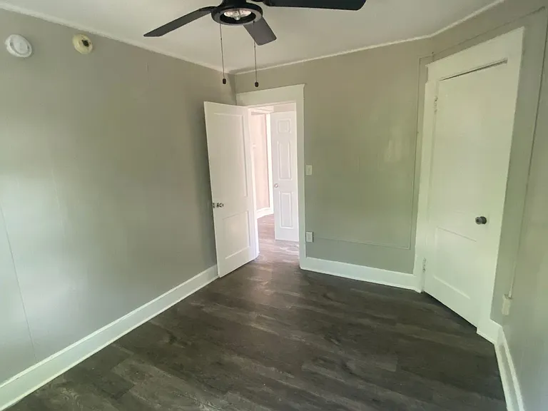 2527 Edgemont Ave — Photo 19