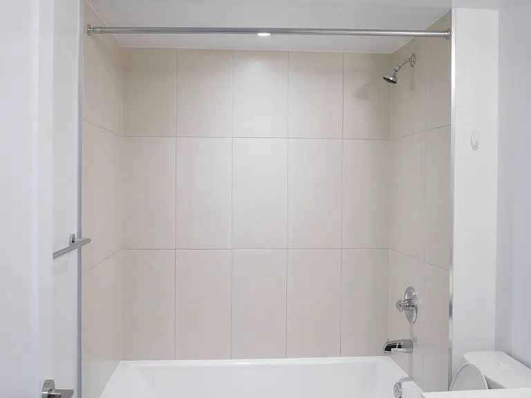 9 Mabelle Ave #326 — Photo 13
