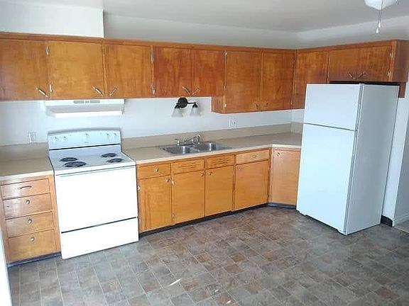 Very spacious kitchen/dining room