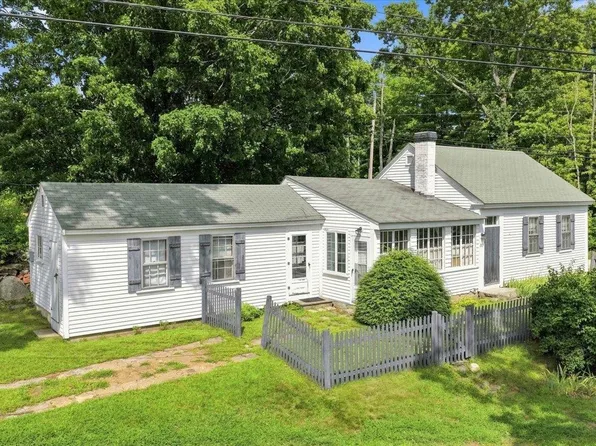 353 Bunker Hill Road, Auburn, NH 03032