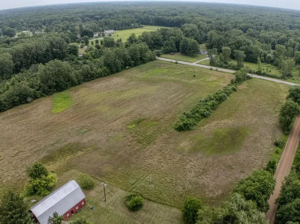 29209 Karr Rd, Belleville, MI 48111
