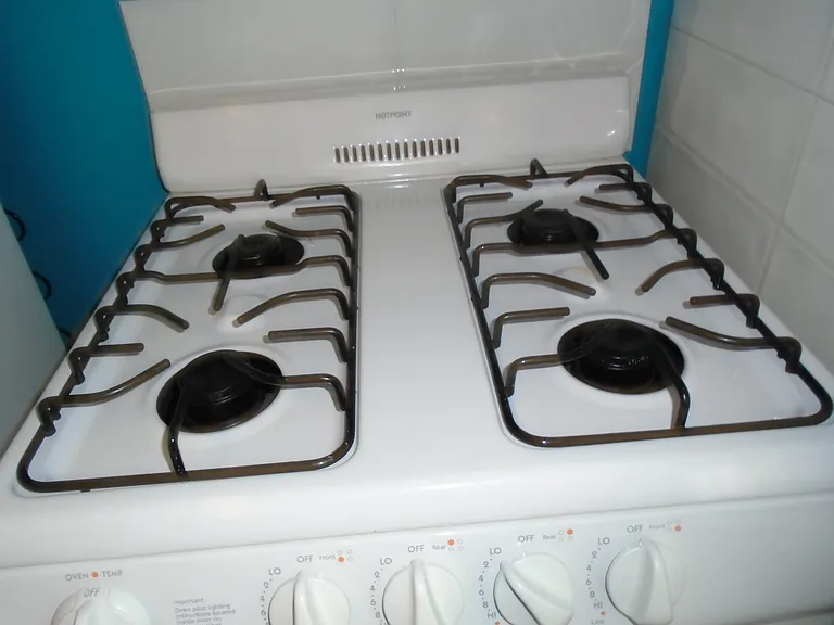 Gas stove and oven