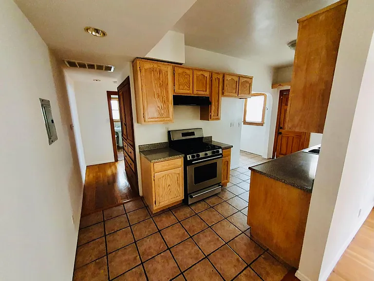 6057 Selma Ave — Photo 6