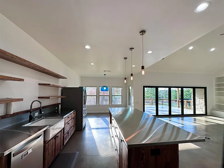 137 Mulberry Ln — Photo 10