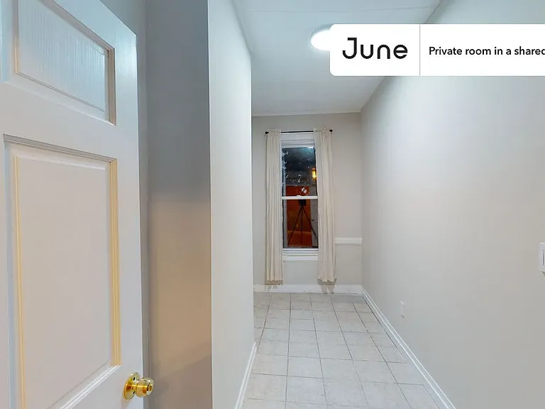 421 36th St #F — Photo 2