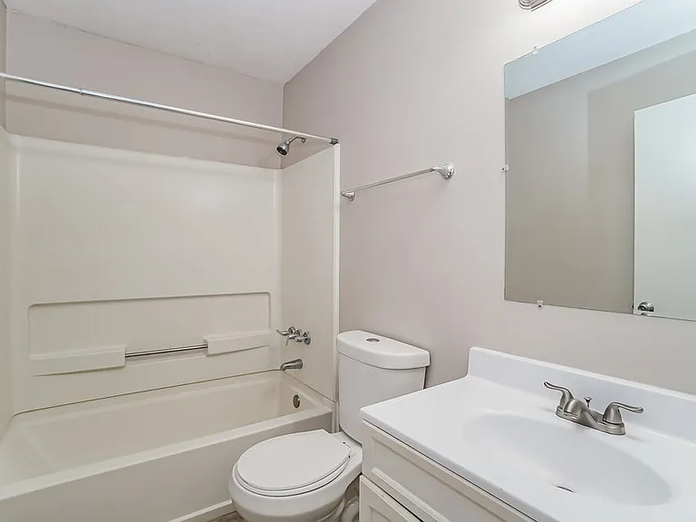 2524 Bridlewood Ct — Photo 15