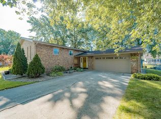 961 Apache Ct, Crown Point, IN 46307