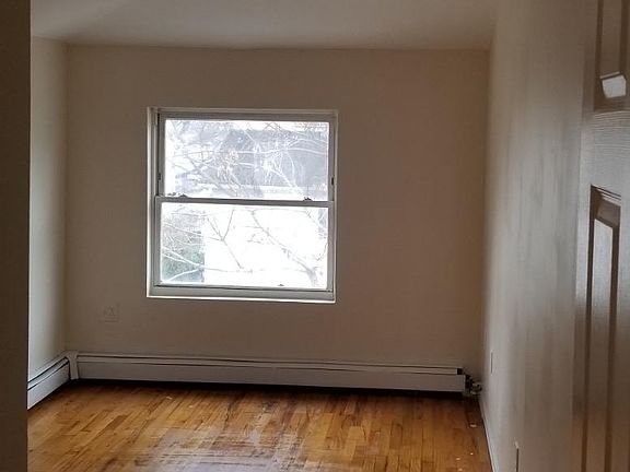 3rd image of 16116 140th Ave