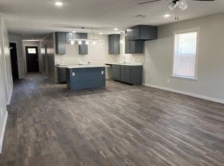 305 E Ellsworth Ave, Salina, KS 67401