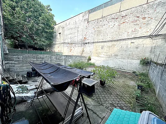 Rented by Pear NYC LLC | media 9