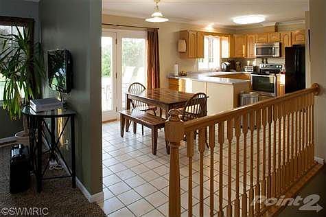 Open kitchen great for cooking and entertaining!