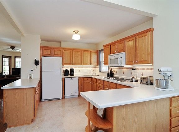 4th image of 4409 N Keeler Ave