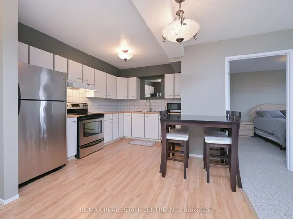 120 Bell Farm Rd #409, Barrie, ON L4M 6J2