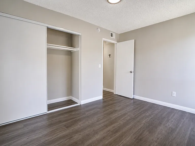 304 E Olive St #23 — Photo 10