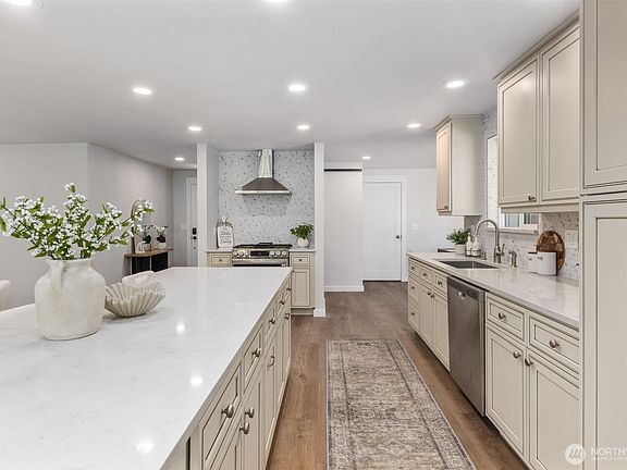5th image of 21858 SE 266th Street