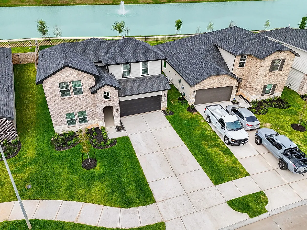 Building Photo - 3930 Winterbourne Way