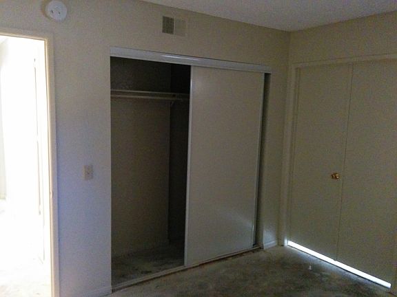 5th image of 10383 Ring Ave