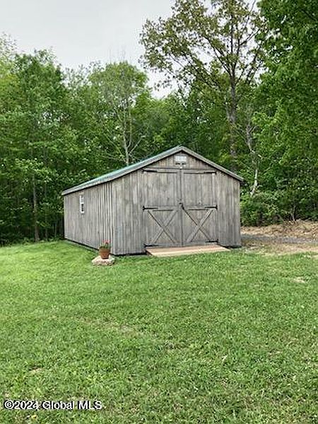 4th image of 625 Cotton Hill Road