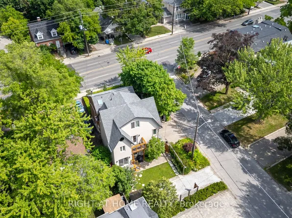 107 Otter Cres, Toronto, ON M5N 2W9
