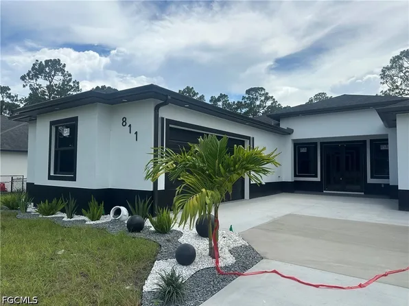 811 Hamilton Ave, Lehigh Acres, FL 33972