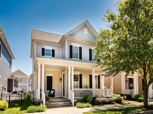 250 1st St, Oakmont, PA 15139