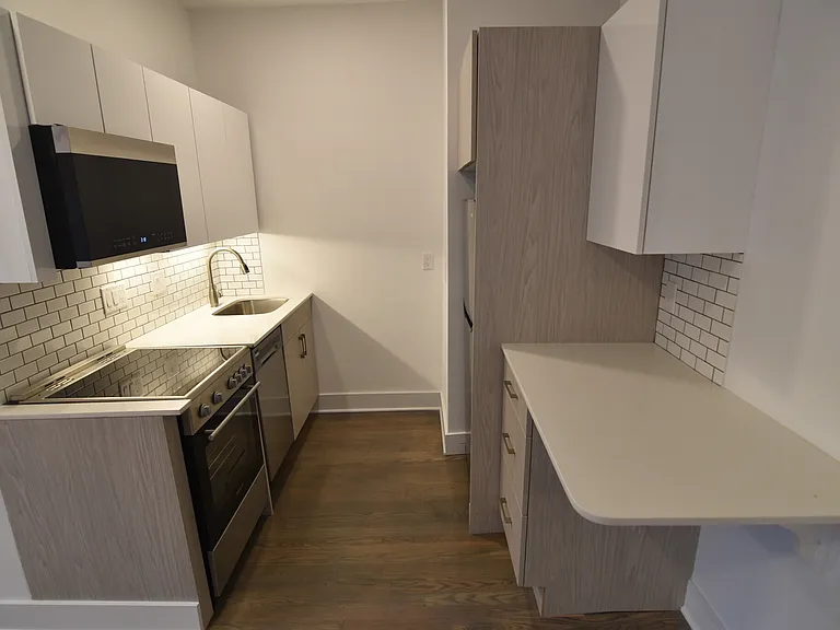 11 Queensberry St #16 — Photo 4