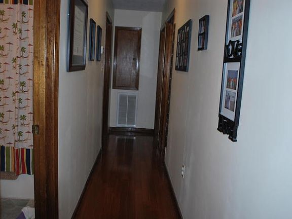 4th image of 105 Talon St