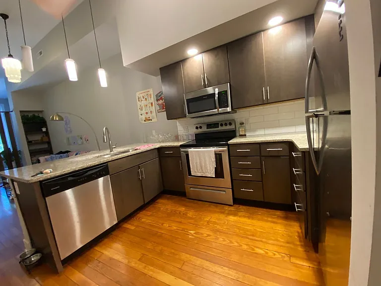 20 E Broad St — Photo 26