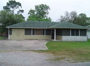 6284 25th St, Groves, TX 77619