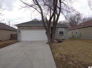1223 SW Hillsdale St, Topeka, KS 66604