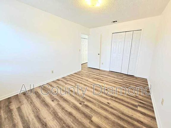 4th image of 130 Beulah Ave #8