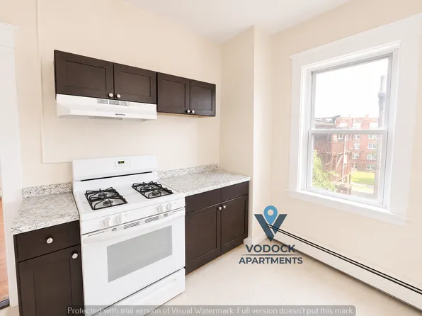905 Park St, Hartford, CT