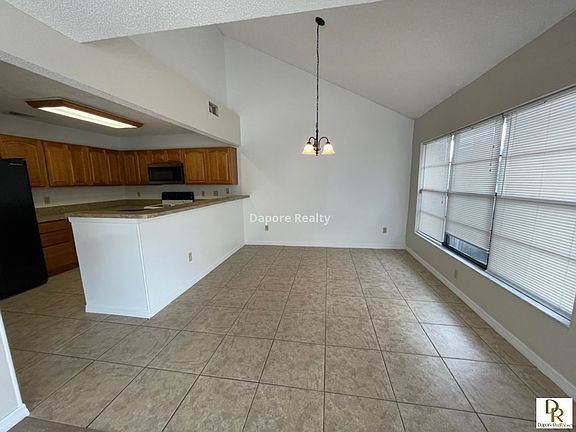 4th image of 358 Cidermill Pl