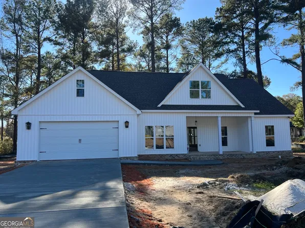 110 Chestnut Dr, Cochran, GA 31014