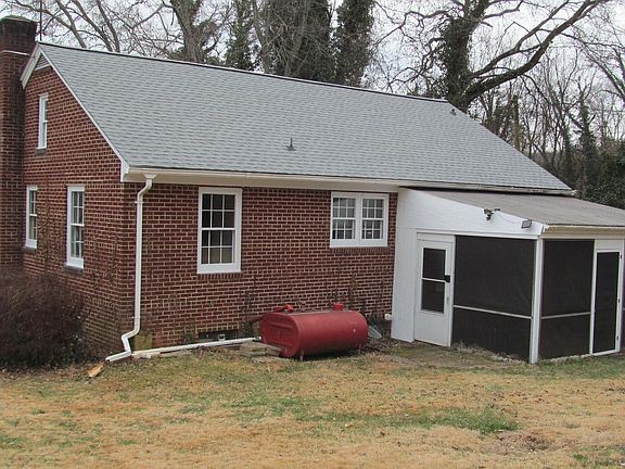 3rd image of 221 Dabney St
