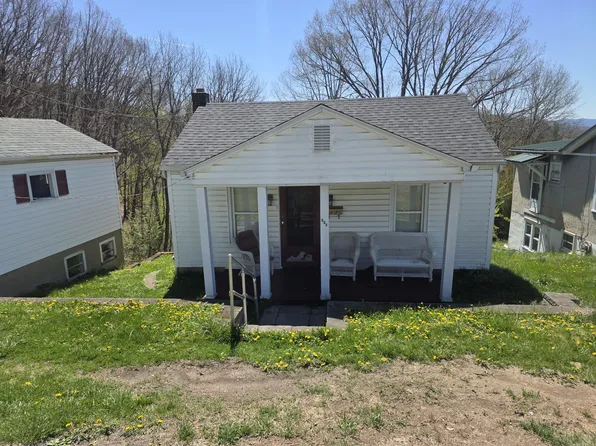 631 E Kline St, Covington, VA 24426