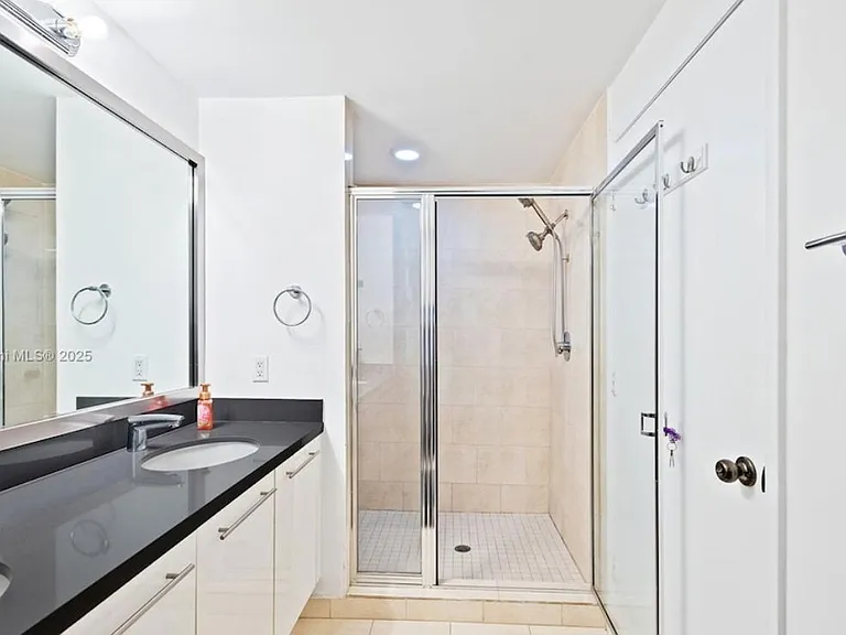 90 SW 3rd St #2406 — Photo 16