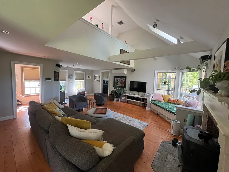 18 Kimberley Cir — Photo 4