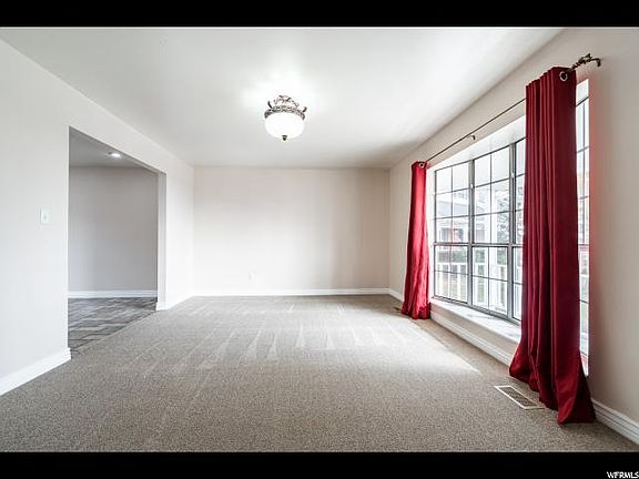 3rd image of 10217 N Oak Ct
