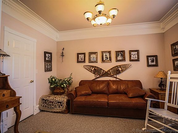 2nd image of 104 N Meadow Dr
