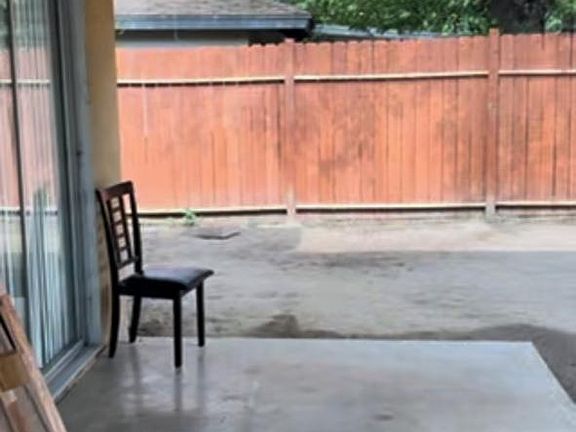 4th image of 41915 Briarwood Ave #B