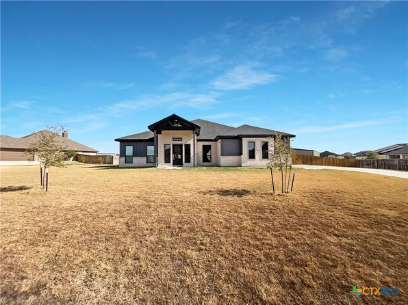 7202 Day Dr, Salado, TX 76571