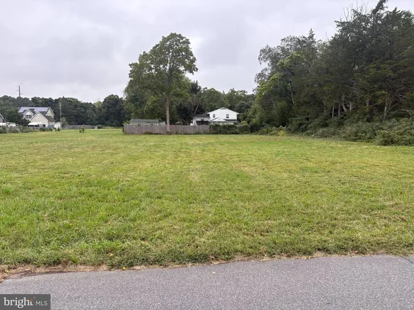 301 Ash Rd, Tuckerton, NJ 08087